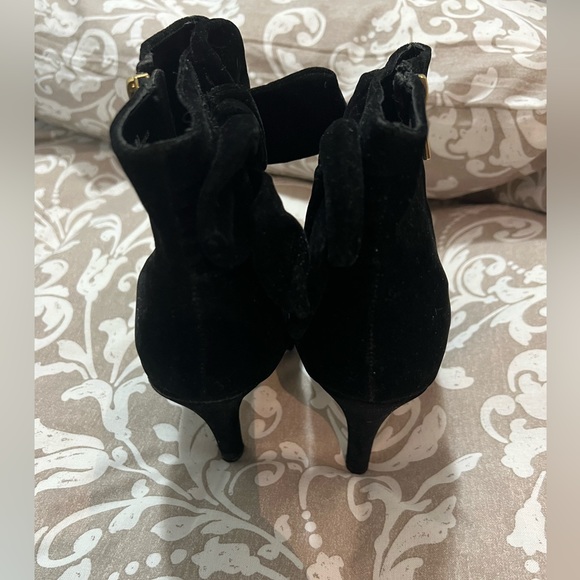 Gorgeous Ann Michelle Booties! - Picture 6 of 10